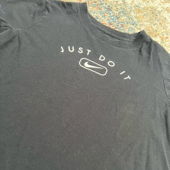 Girl Nike Tee - Picture 2 of 6